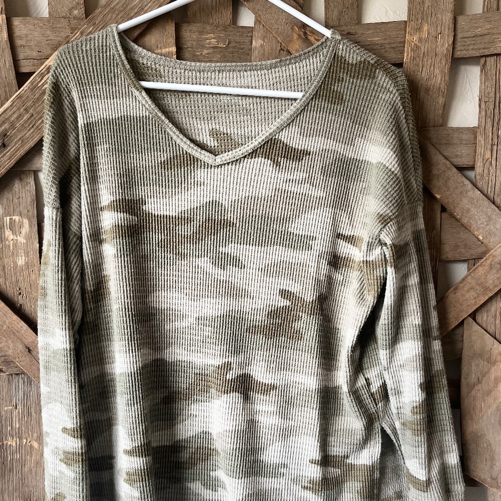 American Eagle Women’s Super Soft Ribbed Camo V-neck